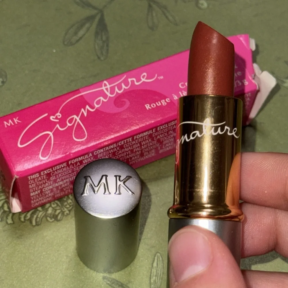 MARY KAY SIGNATURE CRÈME LIPSTICK SHADE CANTALOP BRAND NEW WITH BOX